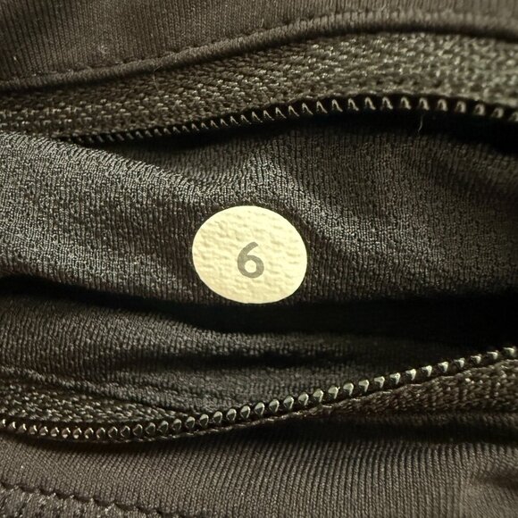 Lululemon RUN: Inspire Crop II *All Full-On Luxtreme, Sequin Snake, 21", Size 6 - Picture 9 of 15